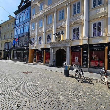 Charming Apartment Laura Tour As Ljubljana By Town Hall Екстер'єр фото